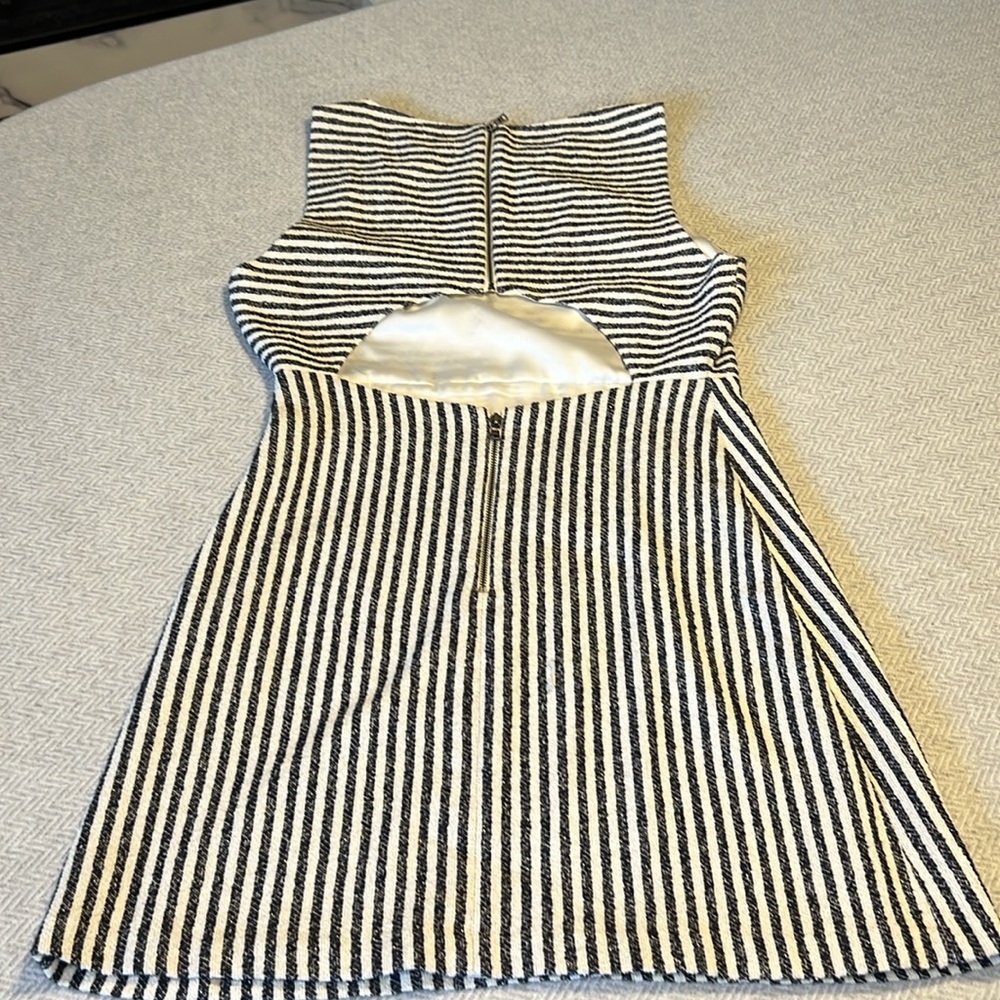 Alice + Olivia Striped Sleeveless Dress with cute back detail. Size XS/S. - Picture 3 of 16